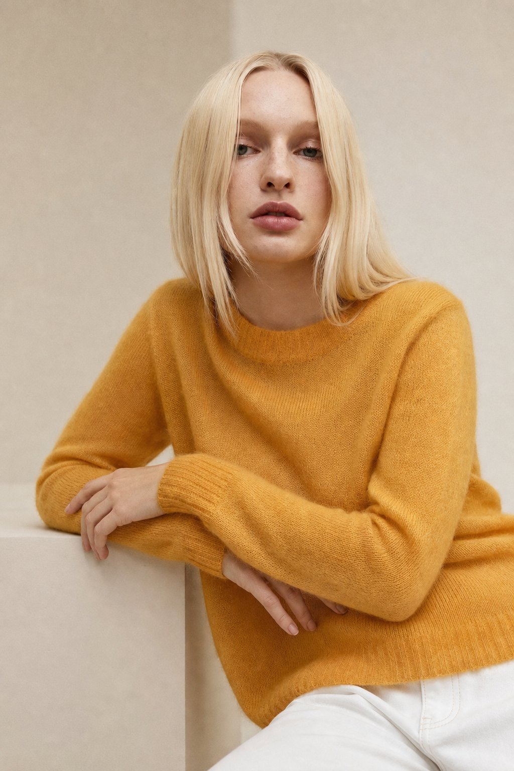 Tanya Womens Crew Neck Knit Sweater in Yellow