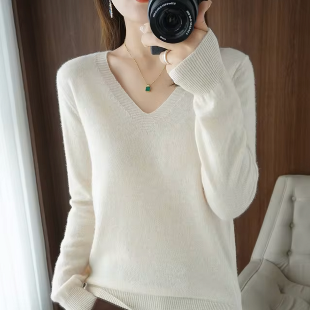 Julie Womens V-Neck Sweater with Cashmere Feel in Off-White