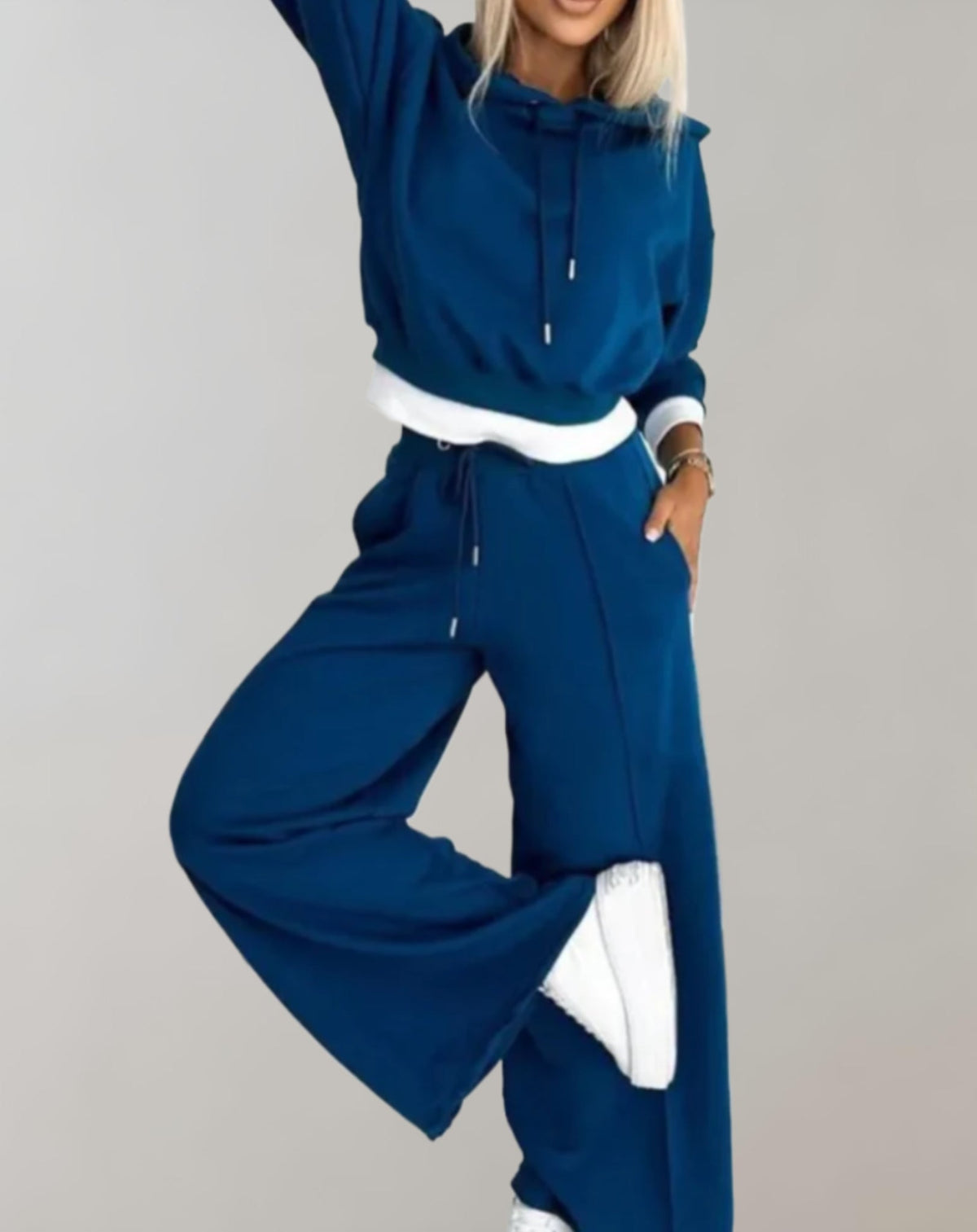 Carmen Womens Hoodie and Jogger Set in Blue